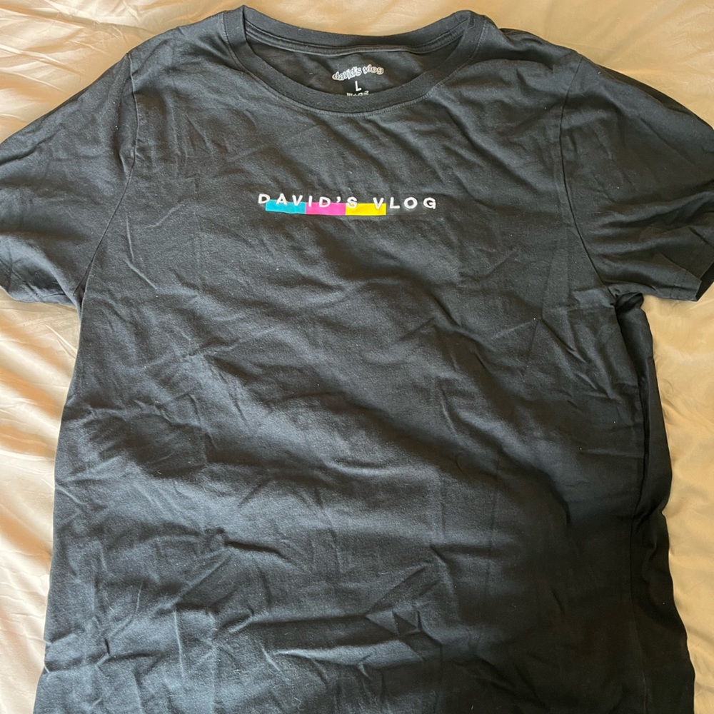 David’s vlog black Large T-shirt